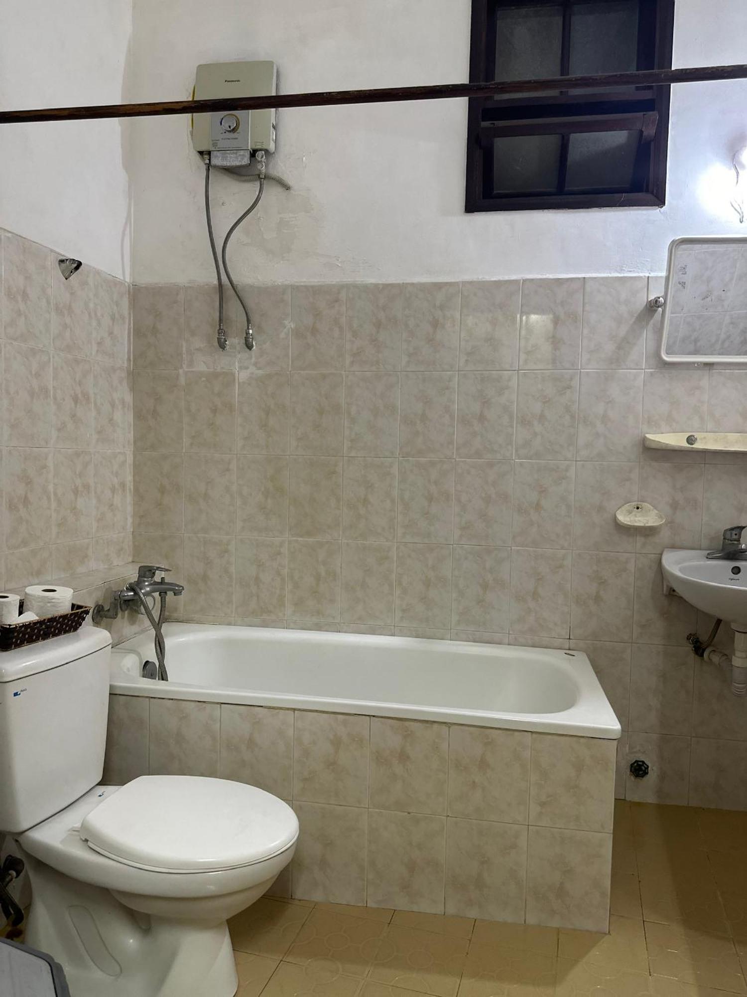 Dong Loi Hotel Хюэ Экстерьер фото